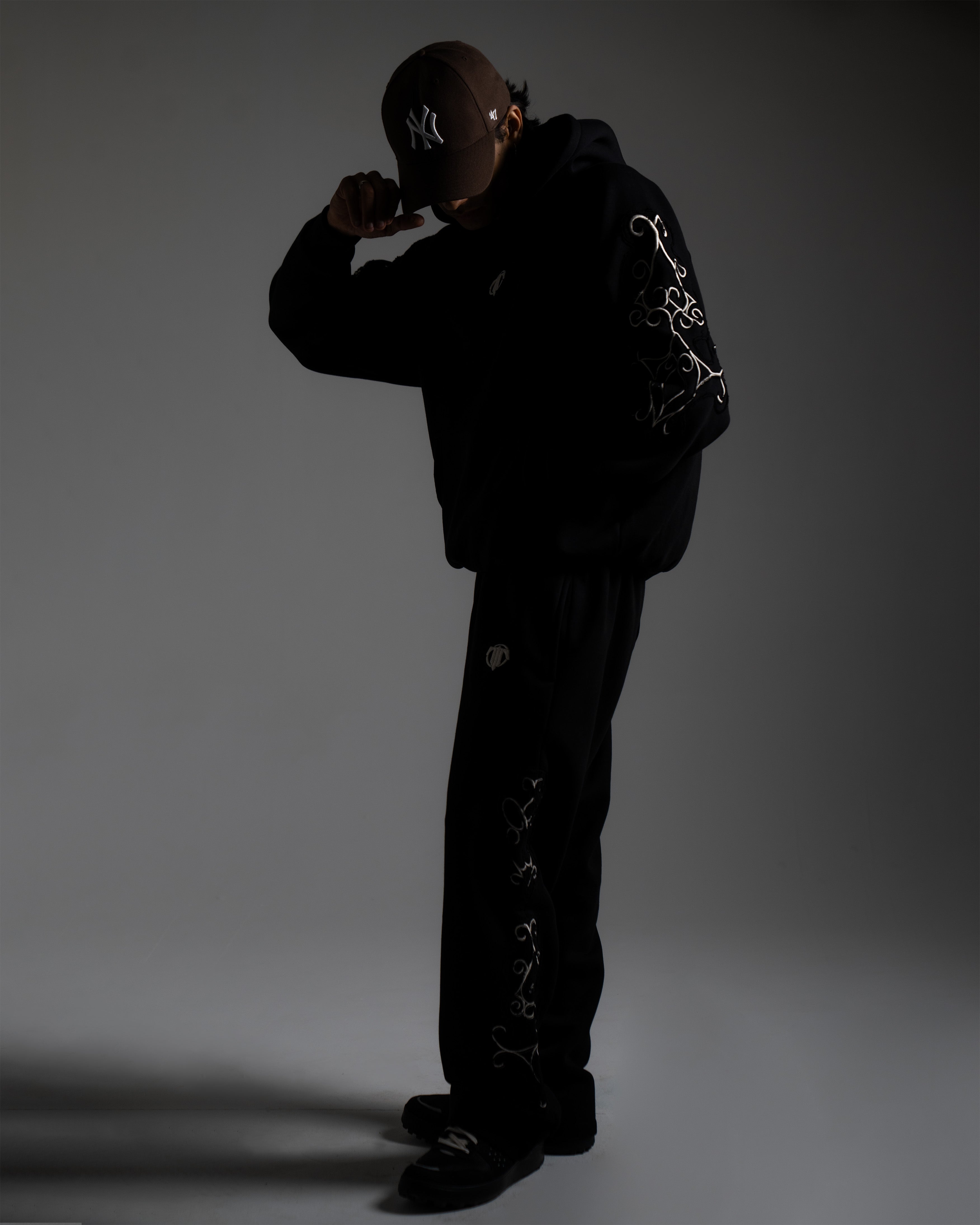 BLACK MIDNIGHT SWEATPANTS