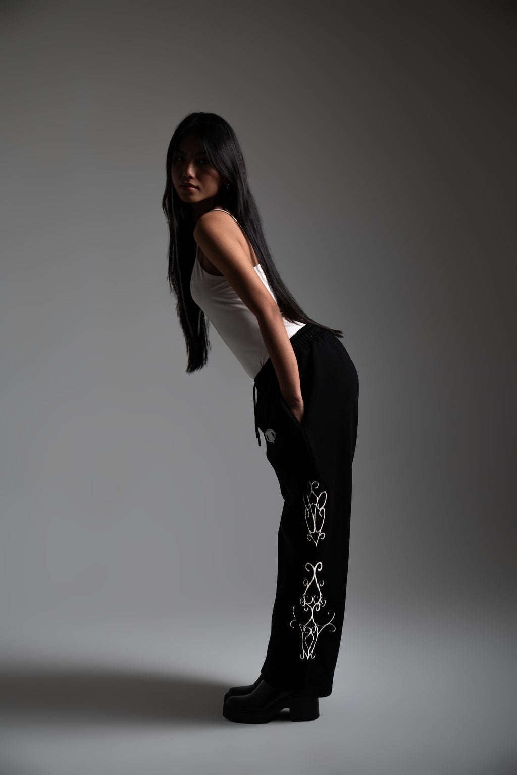 BLACK MIDNIGHT SWEATPANTS