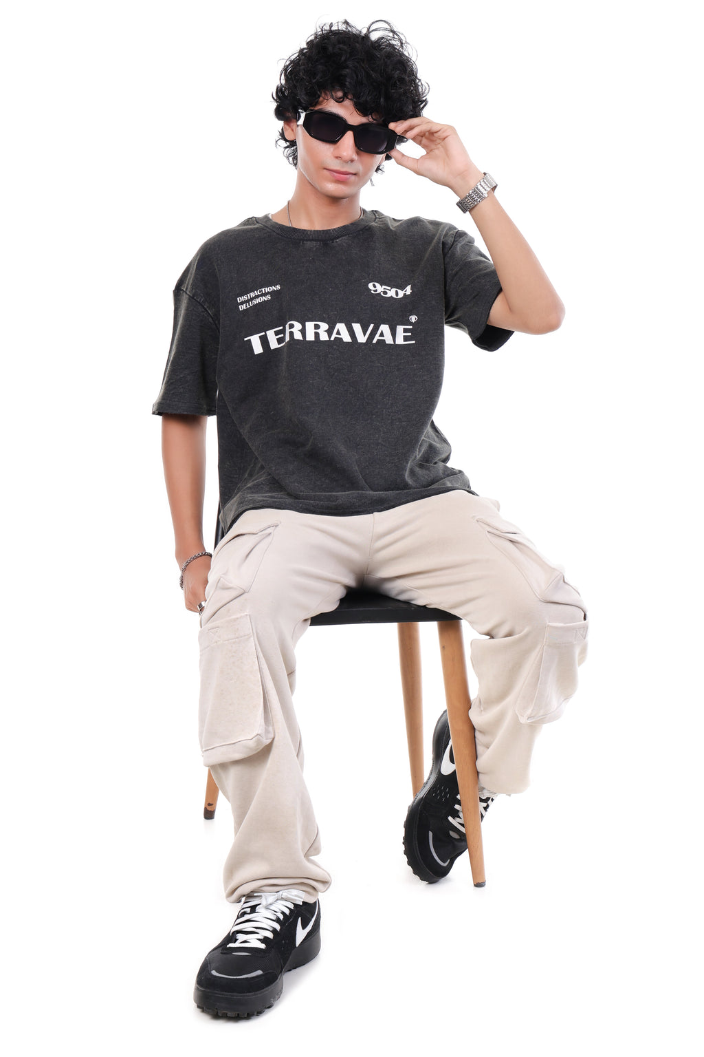 ACID WASH DSTRCTD IN DLUSION T-SHIRT